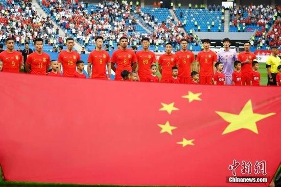 他指出，电影中的男女主角彪哥和思蒙，就像许多玩家在游戏中组队闯关一样，两人频繁进出梦境，甚至因为过度沉浸而出现“大舌头”、失去表情管理等喜剧效果。