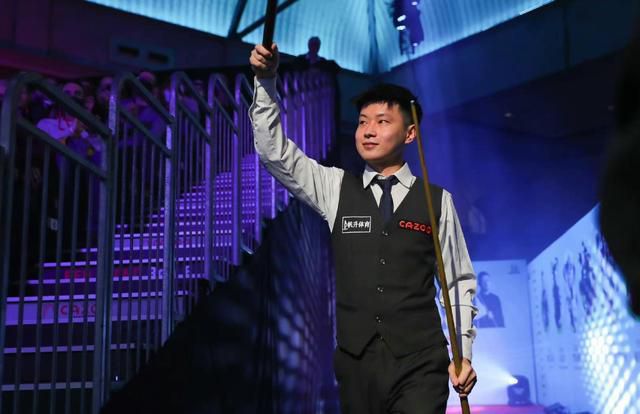 黄晓明：每个角色都是当下的自我总结 提名者说 时间：2025.10.28 ： 作者：小赛 ： 提名者说 | 黄晓明：每个角色都是对当下的自我总结 时长：06:04 ：电影网 展开 提名者说 | 黄晓明：每个角色都是对当下的自我总结收起 时长：06:04建议WIFI下打开 专稿 金鸡啼晓，唱响中国电影光明未来！